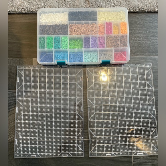 Perler Beads Fun Fashion Beads Multi-colored Set + 2 Pegboards - Picture 1 of 1